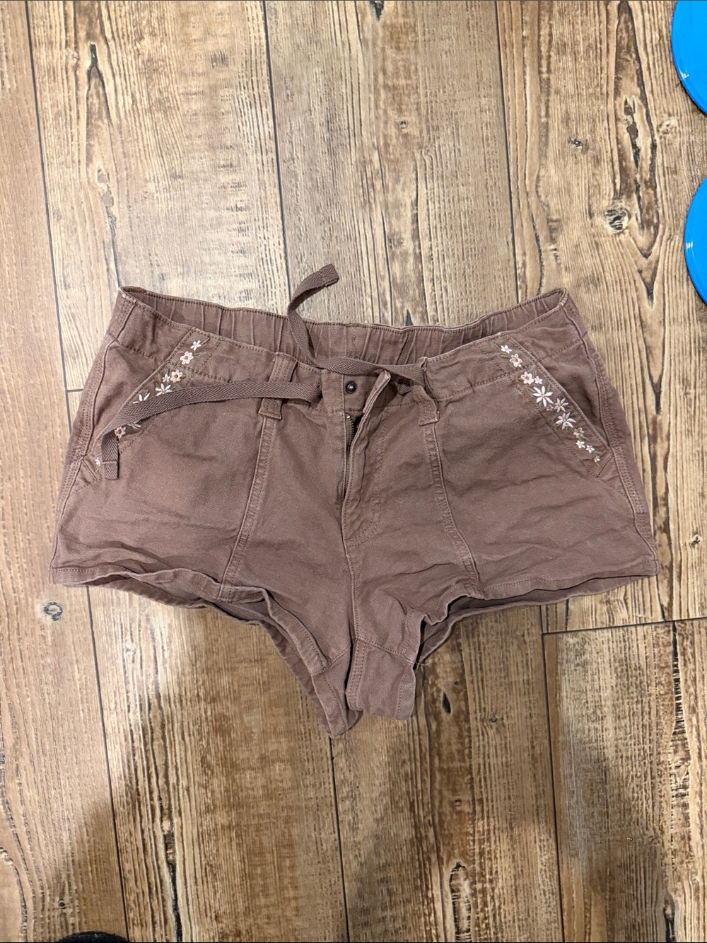 Arizona Jean Company Brown High-Waist Floral Trim Shorts